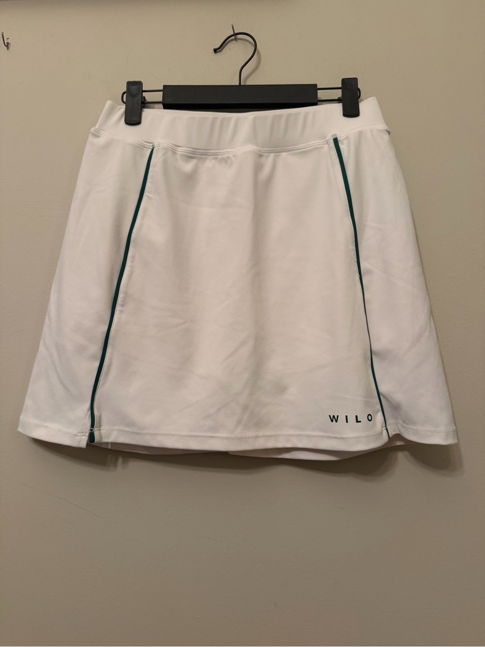 WILO The Label Women’s Skort in White and Green size Medium, Tennis, Preppy